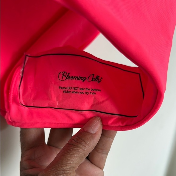 NWT Vibrant Pink Bikini Set - Picture 5 of 9